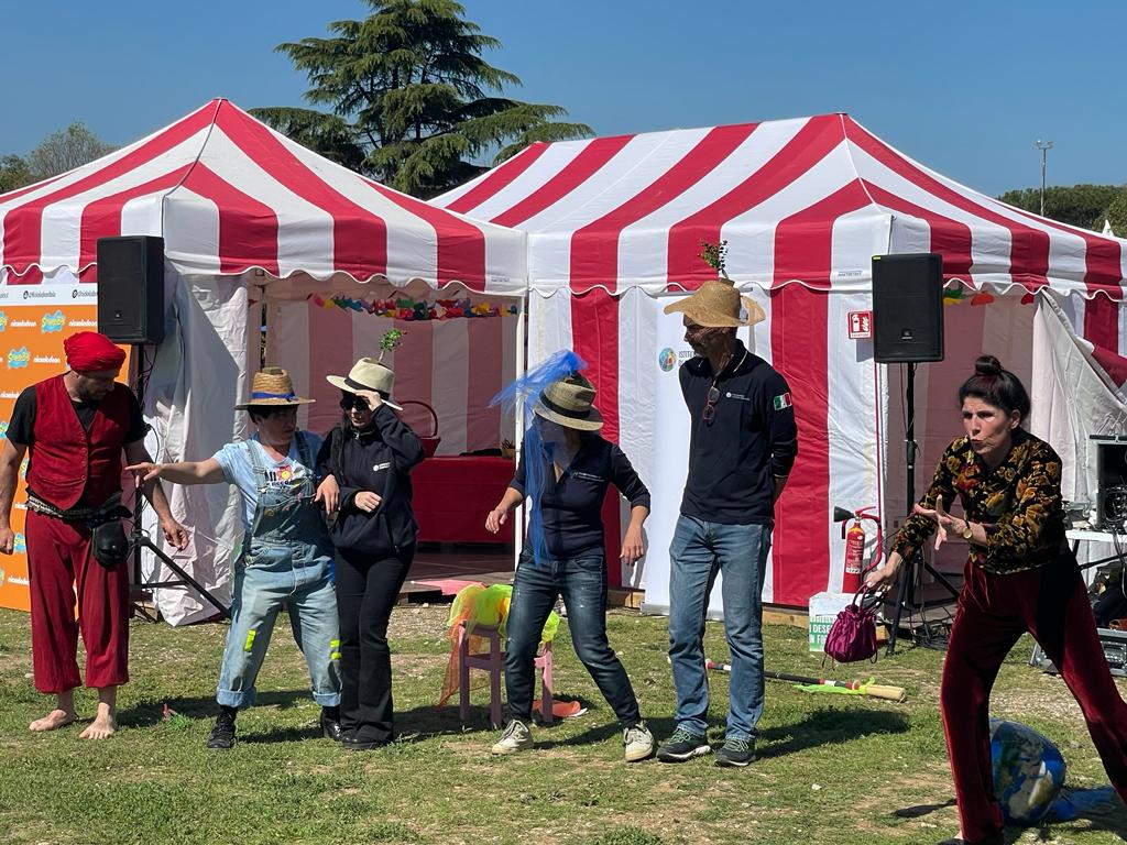 l’arte di strada incontra la divulgazione scientifica